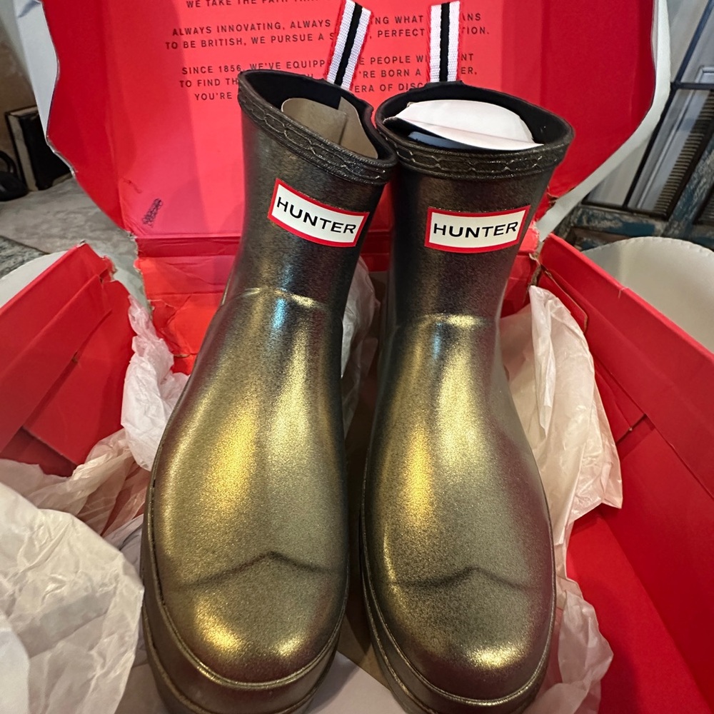Hunter Shiny Gold Rain Boots
